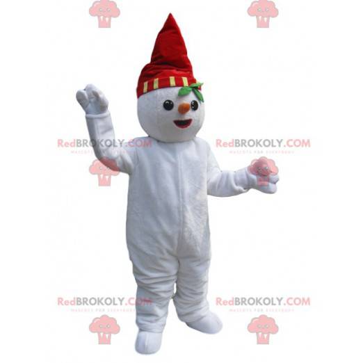 Sneeuwpopmascotte met een rode hoed en een wortel -