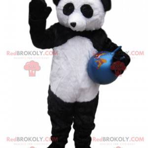 Mascotte de panda noir et blanc avec un ballon bleu -