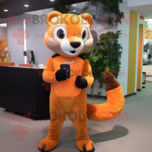 Orange Marten maskot...