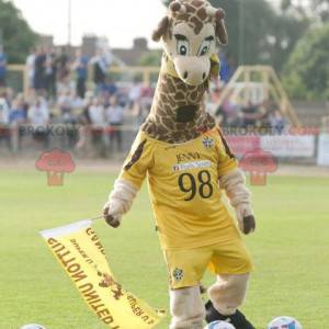 Giraffenmaskottchen in gelber Sportbekleidung - Redbrokoly.com