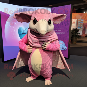 Pink Armadillo mascotte...