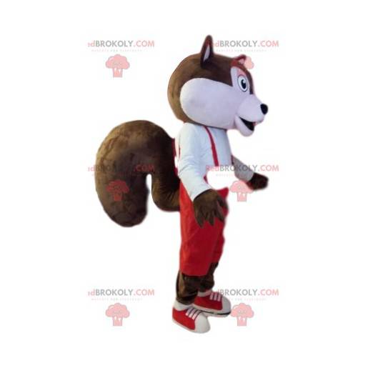 Braunes und weißes Eichhörnchenmaskottchen mit rotem Overall -