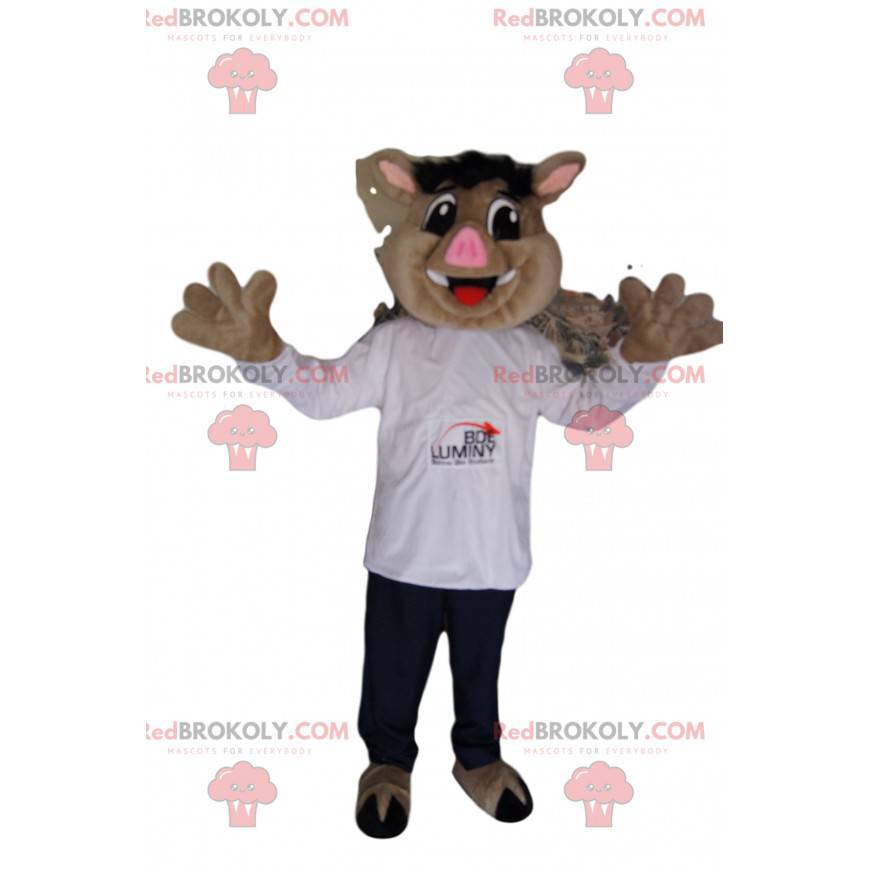 Mascote de javali com camisa branca e jeans - Redbrokoly.com