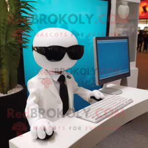 Hvid computer maskot...