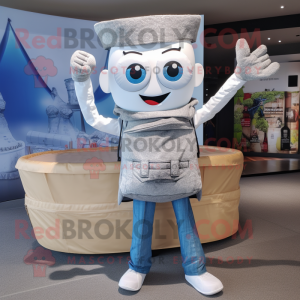 Stříbrná postava maskota...