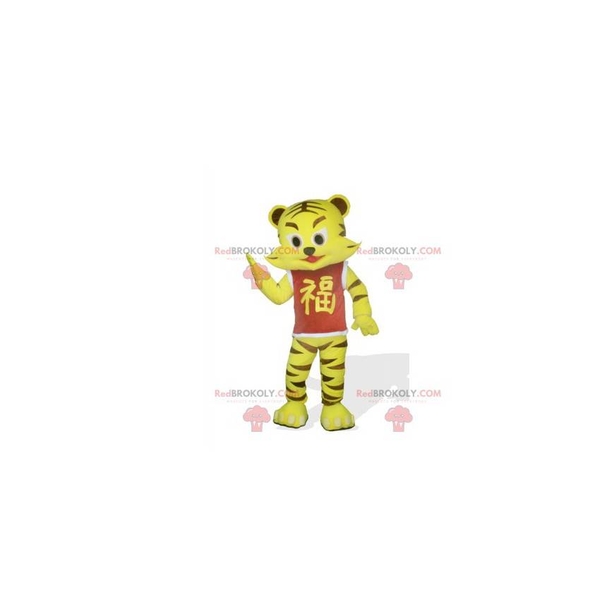 Mascote pequeno tigre amarelo e marrom com uma camiseta