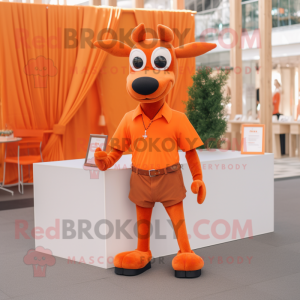 Orange rensdyr maskot...