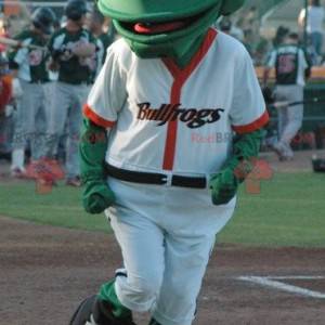 Maskotka zielona żaba w białym stroju baseballowym -