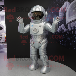 Silver Astronaut maskot...