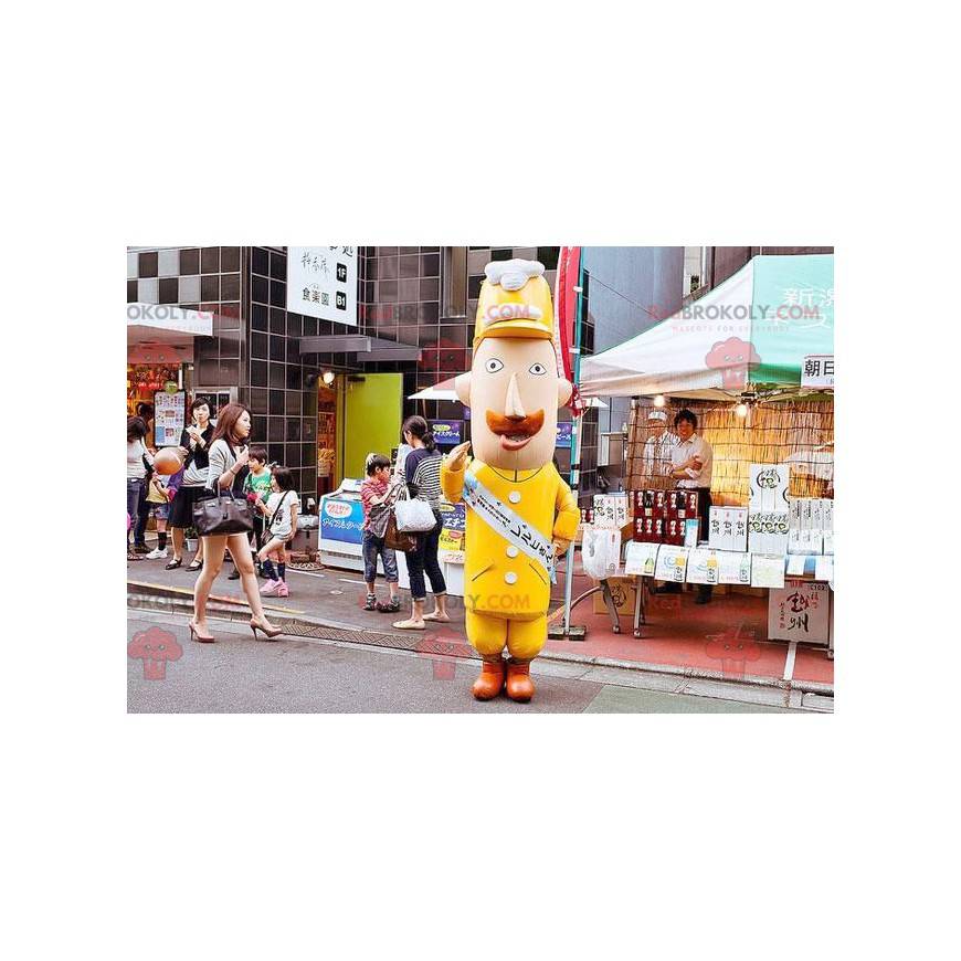 Mascota de hombre bigotudo en uniforme amarillo - Redbrokoly.com Mascota de hombre bigotudo en uniforme amarillo - Redbrokoly.com