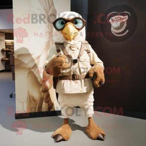 Cream Hawk maskot kostume...