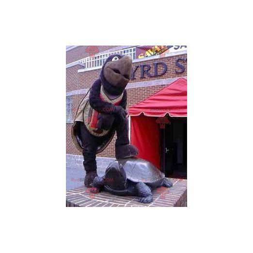 Mascote gigante tartaruga marrom e preta - Redbrokoly.com