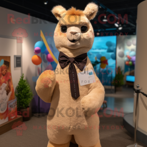 Tan Alpaca maskot kostume...