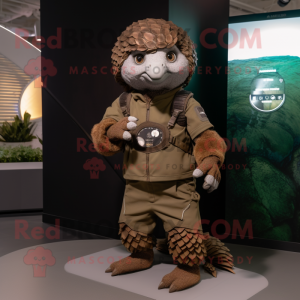 Brown Pangolin mascotte...