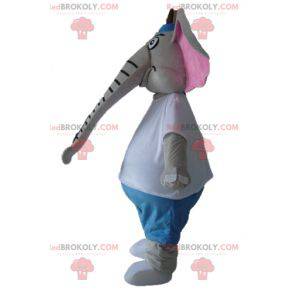 Mascote elefante cinza e rosa em traje azul e branco -