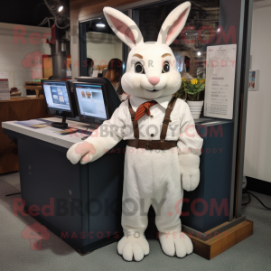 White Wild Rabbit mascotte...