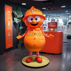 Postava maskota s oranžovým...
