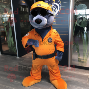 Orange Navy Seal maskot...