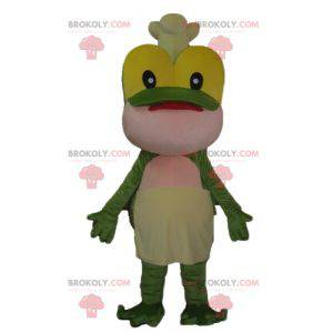 Geel en roze groene kikker mascotte met een koksmuts -