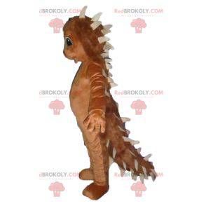 Mascota de erizo marrón con espadas en la espalda -