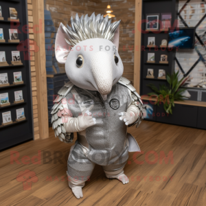 Silver Armadillo maskot...