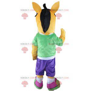 Mascote potro laranja com roupa colorida - Redbrokoly.com