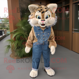 Tan Bobcat maskot kostume...