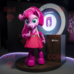 Magenta hestesko maskot...