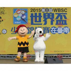 2 mascottes célèbres de Charlie Brown et de Snoopy -