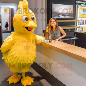 Yellow Chicken mascotte...