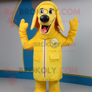 Yellow Hot Dogs maskot...