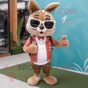 Brown Rabbit mascotte...