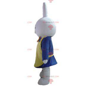 Biały królik maskotka ubrany na niebiesko z fartuchem -