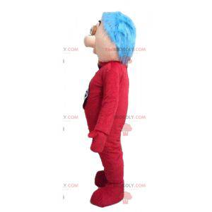 Jungenmaskottchen im roten Overall und im blauen Haar -