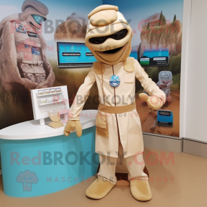 Beige Doctor maskot kostume...