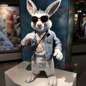 Silver Wild Rabbit mascotte...