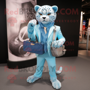 Błękitny Jaguar w kostiumie...