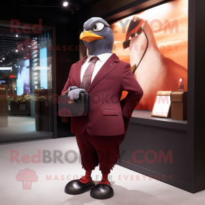 Maroon Pigeon maskot...