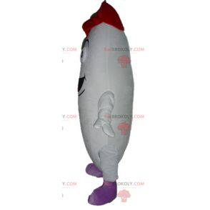 Riesiges und lächelndes weißes Schneemannmaskottchen -