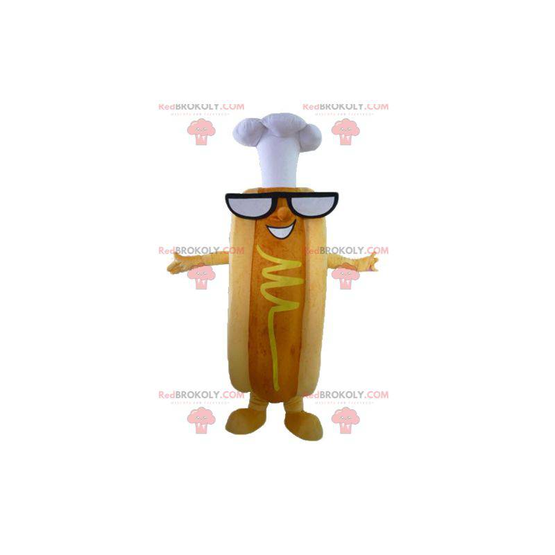 Zeer grappige hotdogmascotte met bril en een koksmuts -