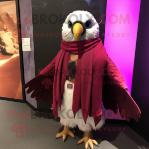 Magenta Falcon maskot...