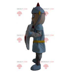 Cavaleiro mascote com um capacete e um escudo - Redbrokoly.com