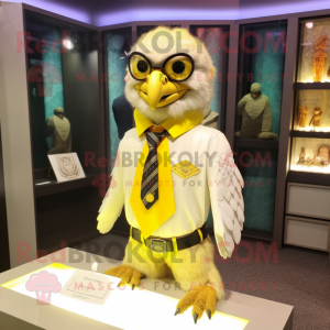 Lemon Yellow Hawk maskot...