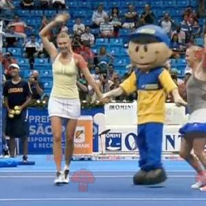 Mascotte de garçon d'ouvrier en tenue bleue et jaune -