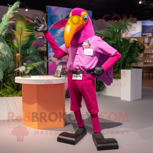 Magenta Toucan mascotte...