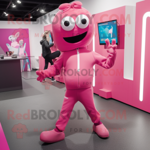 Pink Momentum maskot...