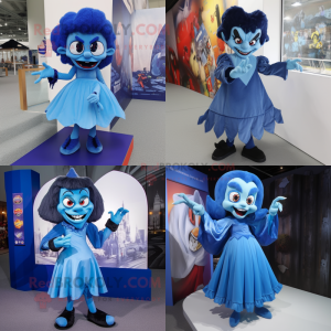 Postava maskota modrého upíra oblečená s mini šaty a vycpávkami na nohy