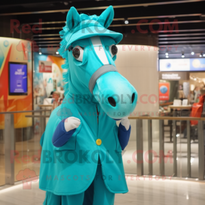 Türkisfarbenes PferdeMaskottchen kostüm gekleidet mit Regenmantel und Hosenträgern