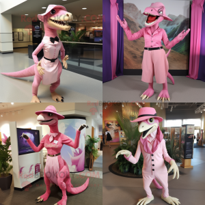 Personaje de traje de mascota Utahraptor rosa vestido con alfileres de sombrero y vestido de vaina