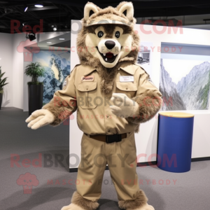 Personnage de costume de mascotte Tan Wolf habillé avec Parka et boutons de manchette